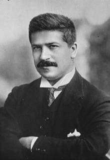 Famous for his interpretation of Brahms . Artur Schnabel , the German - Czech pianist . 1 January 1930, Germany Copyright: Topfoto  UnitedArchivesEU019718