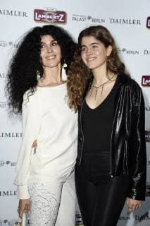 Janine White with daughter Gloria White at the presentation of the Lambertz Calendar 2018 at the Friedrichstadt Palast Berlin 22 11 2017 Foto:xF.xKernx xFuturexImage