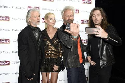 Hermann Bühlbecker Anna Hiltrop Michael Reh and Gil Ofarim at the presentation of the Lambertz Calendar 2018 at the Friedrichstadt Palast Berlin 22 11 2017 Foto:xF.xKernx xFuturexImage