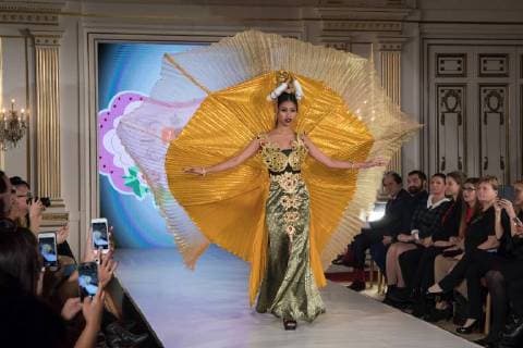 (171123) -- BUDAPEST, Nov. 23, 2017 -- A model presents a creation by JAL Kids Fashion of the UK during the Budapest Fashion Week in Budapest, Hungary on Nov. 22, 2017. ) (jmmn) HUNGARY-BUDAPEST-FASHION WEEK AttilaxVolgyi 
