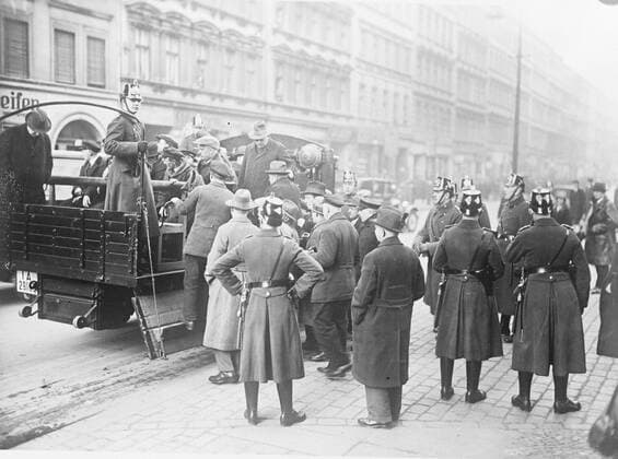 German police round up criminals in Berlin . A great round up of suspected criminals took place in Berlin when the police raided the quarters and casual wards of unemployed . Many arrests were made . Police loading up suspects in the police van . 21 March 1932, Germany Copyright: Topfoto  UnitedArchivesEU032540