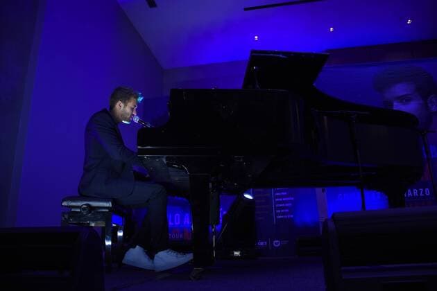 November 23, 2017 - Mexico City, Mexico, Mexico - Singer Pablo Alboran is seen attending a press conference to promote the Prometo Tour at St. Regis Hotel on November 23, 2017 in Mexico City, Mexico Mexico City Mexico  - ZUMAn230 20171123_zaa_n230_105 Copyright: xCarlosxTischlerx
