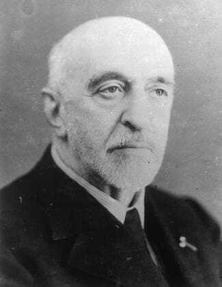Famous French Polar explorer and crew drowned when ship founders in Iceland storm. Sailing on his last voyage, Dr Jean-Baptiste Charcot, Shackleton of France and 29 members of the crew of his famous Polar exploring ship the Pourquoi-Pas (449 tons) were drowned when the vessel sank in a storm in Faxa Bay, Iceland. The ship ran aground, but terrific waves breaking over her prevented the launching of the lifeboats. Every man was washed overboard, and only one survived. Dr Charcot was 69, led two expeditions to the South Polar regions. Photo shows: Dr Jean Baptiste Charcot. 17 September 1936, Iceland Copyright: Topfoto  UnitedArchivesEU047555