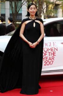 November 24, 2017, Tokyo, Japan - Japanese actress Tae Kimura poses for photo on the red carpet as she receives the trophy of Vogue Japan Women of the Year 2017 award in Tokyo on Friday, November 24, 2017.  (lwxa016166)