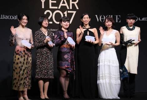 November 24, 2017, Tokyo, Japan - (L-R) Japanese artist Kom I, Naoki award author Riku Onda, comedian Buruzon Chiemi, actress Tae Kimura, actress Riho Yoshioka and choreographer Mikiko pose for photo as they receive Vogue Japan Women of the Year 2017 award in Tokyo on Friday, November 24, 2017.  (lwxa016172)