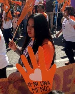 A woman participates in a march against gender violence in Mexico City, Mexico, 25 November 2017. Amnesty International (AI) lamented the normalization of gender violence in Mexico and acused authorities of collusion for allowing the situation. AI laments normalization of gender violence in Mexico !ACHTUNG: NUR REDAKTIONELLE NUTZUNG!  Copyright: xJorgexNúnezx MEX003 20171125-636472500889510500