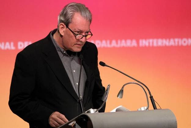 US writer Paul Auster delivers a speech after receiving the Carlos Fuentes medal during the second day of the International Book Fair (FIL) of Guadalajara in Jalisco, Mexico, 26 November 2017. International Book Fair of Guadalajara !ACHTUNG: NUR REDAKTIONELLE NUTZUNG!  Copyright: xUlisesxRuizxBasurtox JAL001 20171126-636473284961131453