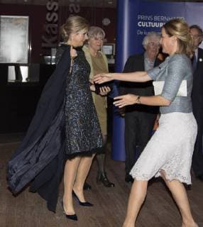 27-11-2017 Amsterdam Queen Maxima during the Prince Bernhard Cultuurfonds award at the Muziekgebouw aan ’t IJ in Amsterdam. The award, 150.000 euro, was presented to writer Geert Mak.  Copyright: xPPE WERFx