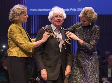 27-11-2017 Amsterdam Queen Maxima during the Prince Bernhard Cultuurfonds award at the Muziekgebouw aan ’t IJ in Amsterdam. The award, 150.000 euro, was presented to writer Geert Mak.  Copyright: xPPE WERFx
