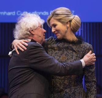 27-11-2017 Amsterdam Queen Maxima during the Prince Bernhard Cultuurfonds award at the Muziekgebouw aan ’t IJ in Amsterdam. The award, 150.000 euro, was presented to writer Geert Mak.  Copyright: xPPE WERFx
