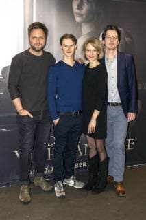 Christoph Letkowski Oliver Kienle Frida Lovisa Hamann and Markus Reinecke at the special screening of the movie The four-handed in the Cinemaxx Berlin Potsdamer Platz Berlin 27 11 2017 Foto:xK.xWernerx xFuturexImage