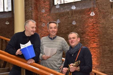 the inventor of the Mitsinginitiative Georg Hinz the choir director Michael Kokott and the Cologne folkloric musician Jörg Paul Weber pose on the 28.11.2017 in Cologne at the press conference on the occasion of the song loss sing sing Singing concert in Cologne Gürzenich