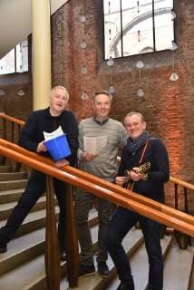 the inventor of the Mitsinginitiative Georg Hinz the choir director Michael Kokott and the Cologne folkloric musician Jörg Paul Weber pose on the 28.11.2017 in Cologne at the press conference on the occasion of the song loss sing sing Singing concert in Cologne Gürzenich