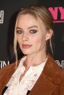 November 28, 2017 - New York, N.Y, USA - MARGOT ROBBIE attends the I, Tonya New York Premiere,.Village East Cinema, NYC.November 28, 2017.Photos by , Globe Photos Inc. New York USA - ZUMAms4_ 20171128_zaa_ms4_014 Copyright: xSoniaxMoskowitzx