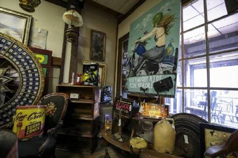 July 15, 2017 - Savanna, Iowa, U.S. - A variety of antiques are seen for sale at Frank Fritz Finds in Savanna, Illinois, on Saturday, July 15, 2017. The American Pickers co-star operates an antique shop in Savanna in partnership with long-time friend Jerry Gendreau of Savanna. Savanna U.S. - ZUMAq30_ 20170715_zaf_q30_038 Copyright: xAndyxAbeyta,xQuad-CityxTimesx