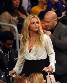 November 29, 2017 - Los Angeles, California, U.S - Britney Spears attends the Los Angeles Lakers game with the Golden State Warriors on Wednesday November 29, 2017 at the Staples Center in Los Angeles, California. Los Angeles U.S. - ZUMAp124 20171129_zaa_p124_040 Copyright: xBurtxHarrisx