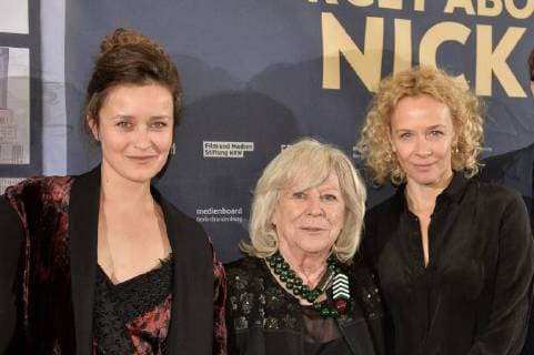 Premiere of the feature film FORGET ABOUT NICK in Essen Actress Tinka Fürst left director Margarethe von Trotta mitte and actress Katja Riemann right on 28.11.2017 at the premiere of the movie Forget about Nick in the Lichtburg in Essen FORGET ABOUT NICK is the latest film of the renowned and many Award-winning director Margarethe von Trotta xAGx