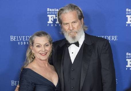 November 30, 2017 - Santa Barbara, California, USA - Actor JEFF BRIDGES and his wife SUSAN GESTON on the red carpet at the 12th annual Kirk Douglas Award for Excellence in Film honoring Dame Judi Dench. The award goes to a lifelong contributor to cinema through work in front of the camera, behind, or both. Past honorees include Warren Beatty, Jane Fonda, Jessica Lange, Forest Whitaker, Robert DeNiro, Michael Douglas, Harrison Ford, Quentin Tarantino, Ed Harris, and John Travolta. Proceeds from the black-tie event support the Santa Barbara International Film Festivals education programs. Santa Barbara USA - ZUMAh13_ 20171130_zaf_h13_005 Copyright: xPJxHellerx