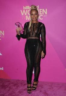 November 30, 2017 - Hollywood, CA, U.S. - 30 November 2017 - Hollywood, California - Mary J. Blige. Billboard Women in Music 2017 held at The Ray Dolby Ballroom. Photo Credit: AdMedia Hollywood U.S. - ZUMAa123 20171130_zaa_a123_041 Copyright: xBirdiexThompsonx