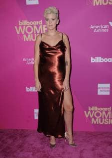 November 30, 2017 - Hollywood, CA, U.S. - 30 November 2017 - Hollywood, California - Betty Who. Billboard Women in Music 2017 held at The Ray Dolby Ballroom. Photo Credit: AdMedia Hollywood U.S. - ZUMAa123 20171130_zaa_a123_140 Copyright: xBirdiexThompsonx