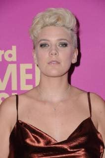 November 30, 2017 - Hollywood, CA, U.S. - 30 November 2017 - Hollywood, California - Betty Who. Billboard Women in Music 2017 held at The Ray Dolby Ballroom. Photo Credit: AdMedia Hollywood U.S. - ZUMAa123 20171130_zaa_a123_139 Copyright: xBirdiexThompsonx