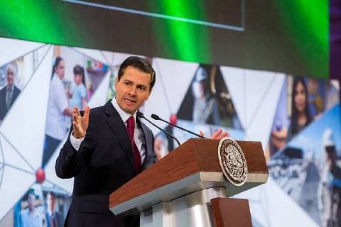 December 2, 2017 - Mexico, Mexico, MEXICO - President Enrique Pena Nieto meets with government employees and public servants on Saturday December 2, 2017 in the National Palace in Mexico City to highlight his government accomplishments and to reiterate his goals for next year, which is his last year. Mexico MEXICO - ZUMAp124 20171202_zaa_p124_001 Copyright: xJuanxCarlosxMoralesx