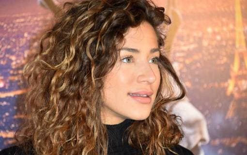 Manon Azem CELEBRITES : Avant premiere du film Santa et Cie - Paris - 03 12 2017 FedericoPestellini Panoramic 