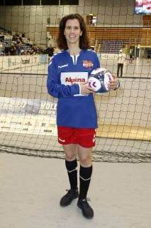 Katja Suding bem Benefiz football game kicking with heart 2017 in the Alsterdorfer sports hall Hamburg 03 12 2017 Foto:xC.xTamckex xFuturexImage