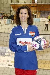 Katja Suding bem Benefiz football game kicking with heart 2017 in the Alsterdorfer sports hall Hamburg 03 12 2017 Foto:xC.xTamckex xFuturexImage