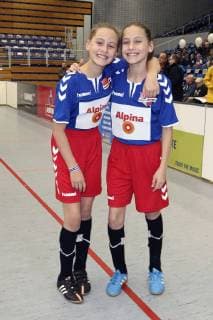 Laila and Rosa Meinecke bem Charity football game kicking with heart 2017 in the Alsterdorfer sports hall Hamburg 03 12 2017 Foto:xC.xTamckex xFuturexImage