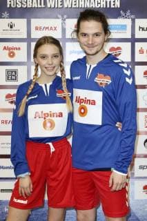 Lina Larissa Strahl and Tilman Pörzgen bem Charity football game Kicken mit Herz 2017 at the Alsterdorfer Sporthalle Hamburg 03 12 2017 Foto:xC.xTamckex xFuturexImage