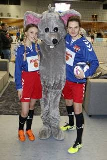 Lina Larissa Strahl and Tilman Pörzgen bem Charity football game Kicken mit Herz 2017 at the Alsterdorfer Sporthalle Hamburg 03 12 2017 Foto:xC.xTamckex xFuturexImage