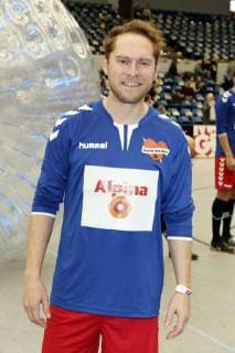 Johannes Oerding bem Benefiz Football game Kicken mit Herz 2017 in the Alsterdorfer Sporthalle Hamburg 03 12 2017 Foto:xC.xTamckex xFuturexImage
