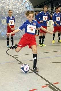 Rosa Meinecke bem charity football game kicking with heart 2017 in the Alsterdorfer sports hall Hamburg 03 12 2017 Foto:xC.xTamckex xFuturexImage