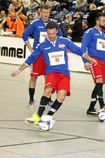 Stephan Luca bem Charity football game kicking with heart 2017 in the Alsterdorfer sports hall Hamburg 03 12 2017 Foto:xC.xTamckex xFuturexImage