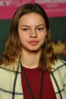 Paula DONATH actress single image single image portrait portrait world premiere BURG SCHRECKENSTEIN Red Carpet Red Carpet on 03 12 2017