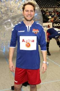 Johannes Oerding bem Benefiz Football game Kicken mit Herz 2017 in the Alsterdorfer Sporthalle Hamburg 03 12 2017 Foto:xgbrcix xFuturexImage