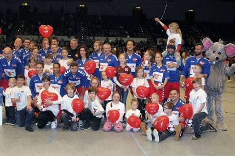 Benefiz football game kicking with heart 2017 in the Alsterdorfer sports hall Hamburg 03 12 2017 Foto:xgbrcix xFuturexImage