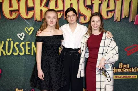 Mina Rueffer Nina Goceva and Paula Donath at the premiere of the movie Burg Schreckenstein 2 at Mathäser Filmpalast Munich 03 12 2017 Foto:xP.xSchönbergerx xFuturexImage
