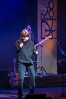 December 4, 2017 - Dublin, Dublin, Ireland - Dr. Hook seen performing live music on stage at Dublin s Olympia Theatre. Dublin Ireland - ZUMAs197 20171204_zaa_s197_087 Copyright: xBenxRyanx