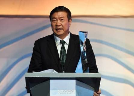 (171206) -- NAIROBI, Dec. 6, 2017 -- Chairman of Elion Resources Group Wang Wenbiao speaks during an awarding ceremony in Nairobi, Kenya, on Dec. 5, 2017. Wang Wenbiao was honored the Champion of the Earth award during the UN Environment Assembly (UNEA3) being held on Dec. 4-6 in Nairobi, Kenya. ) (zy) KENYA-NAIROBI-CHINA-UN AWARD ChenxCheng 