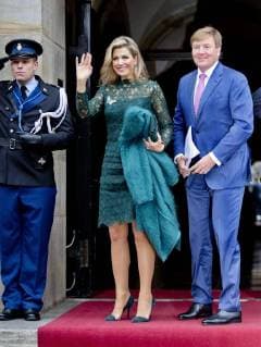 Bilder des Tages 06-12-2017 Amsterdam Queen Maxima and King Willem-Alexander arrive for the Prince Claus award 2017 in Amsterdam. Brazilian filmmaker and rights activist Vincent Carelli and the Chinese designer new media and environmental activist Ma Jun received the award.  Copyright: xPPE NIEBOERx