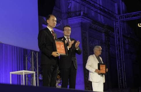 06-12-2017 Amsterdam Prince Constantijn with Ma Jun during the Prince Claus award 2017 in Amsterdam. Brazilian filmmaker and rights activist Vincent Carelli and the Chinese designer new media and environmental activist Ma Jun received the award.  Copyright: xPPE NIEBOERx