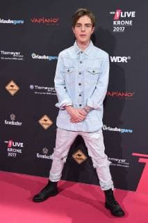 1LIVE Krone 2017 on 07 12 2017 in the Jahrhunderthalle in Bochum Mike Singer xRx