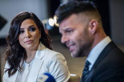 Singer Ricky Martin (R) and actress Eva Longoria (L) participate in an interview at the charity gala of the Global Gift Humanitarian Award in Miami, USA, 07 December 2017. The gala is held to raise funds in favor of Puerto Rico and is hosted by actress Eva Longoria and Puerto Rican singer Ricky Martin, who from the hand of their foundations have provided aid to the island. Humanitarian award Global Gift gala in Miami !ACHTUNG: NUR REDAKTIONELLE NUTZUNG!  Copyright: xGiorgioxVierax GIO12 20171208-636483062890186632