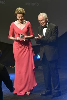 Königin Mathilde von Belgien und Klaus Töpfer bei der Verleihung des 10. Deutschen Nachhaltigkeitspreises 2017 im Maritim Hotel. Düsseldorf, 08.12.2017 *** Queen Mathilde of Belgium and Klaus Töpfer at the presentation of the 10 German Sustainability Award 2017 at the Maritim Hotel Düsseldorf 08 12 2017 Foto:xF.xKernx xFuturexImage