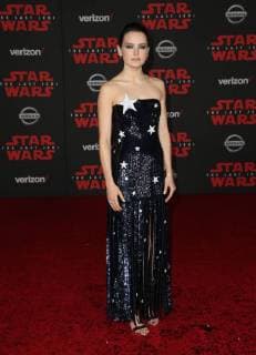 LOS ANGELES, CA - DECEMBER 9: Daisy Ridley at the World Premiere of LucasfilmÕs Star Wars: The Last Jedi at The Shrine Auditorium in Los Angeles, California on December 9, 2017. Copyright: xFayexSadoux