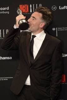William Oldroyd with the prize for the best debut film Lady Macbeth at the award ceremony of the 30 European Film Prize 2017 at the Haus der Berliner Festspiele Berlin 09 12 2017 Foto:xC.xNiehausx xFuturexImage