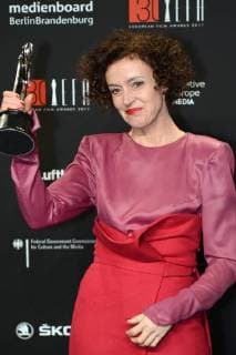 Maria Schrader with the Audience Award for the direction of Before the Dawn at the award ceremony of the 30 European Film Prize 2017 at the Haus der Berliner Festspiele Berlin 09 12 2017 Foto:xC.xNiehausx xFuturexImage