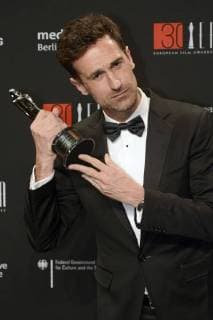 Oriol Tarrago with the Best Sound Award for A Monster Calls A Monster Calls at the 30th European Film Awards 2017 at the Haus der Berliner Festspiele Berlin 09 12 2017 Foto:xC.xNiehausx xFuturexImage